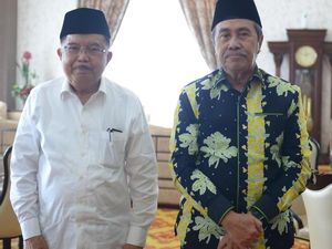 Jusuf Kalla Dukung Konversi Bank Riau Kepri Jadi Bank Syariah