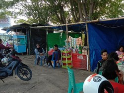 Nasib Pedagang di Sirkuit MXGP: Modal Jutaan, Untung Cuma Rp 15 Ribu