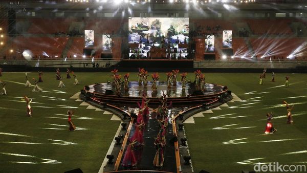 Melihat Kemeriahan Malam Puncak HUT Jakarta