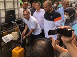 Zulhas Cek Minyak Gorang Curah: Belum 2 Minggu, Rp 14.000