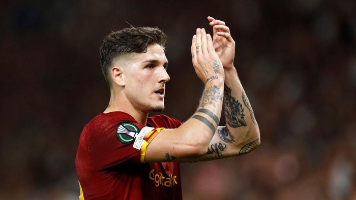 TIRANA, ALBANIA - MAY 25: Nicolo Zaniolo of AS Roma gestures during the UEFA Conference League final match between AS Roma and Feyenoord at Arena Kombetare on May 25, 2022 in Tirana, Albania. (Photo by Matteo Ciambelli/vi/DeFodi Images via Getty Images)