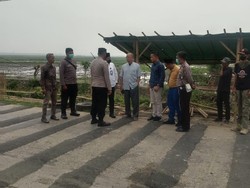 Polisi Tidur 20 Baris di Tangerang Bikin Jengkel, Berakhir Dibongkar