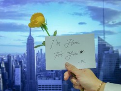 Bikin Kepo Netizen, Ini Sosok PC dalam Unggahan Luna Maya