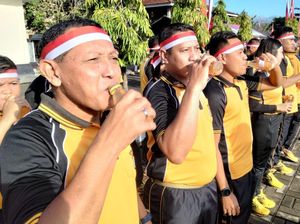 Polda Maluku Pecahkan Rekor MURI Minum Jus Pala Terbanyak