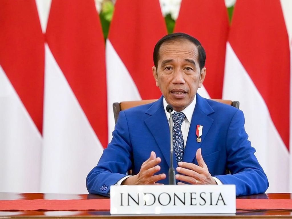 Disambangi Bos Foxconn, Jokowi Minta Bahlil Kawal Investasi Rp 118 T