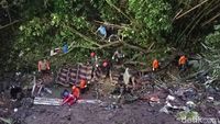 Rusak Parah! Ini Penampakan Bus yang Terjun ke Jurang di Tasikmalaya