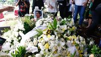 Rima Melati Menuju Tempat Peristirahatan Terakhir