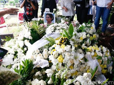 Rima Melati Menuju Tempat Peristirahatan Terakhir
