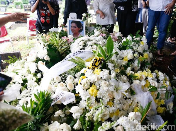 Rima Melati Menuju Tempat Peristirahatan Terakhir