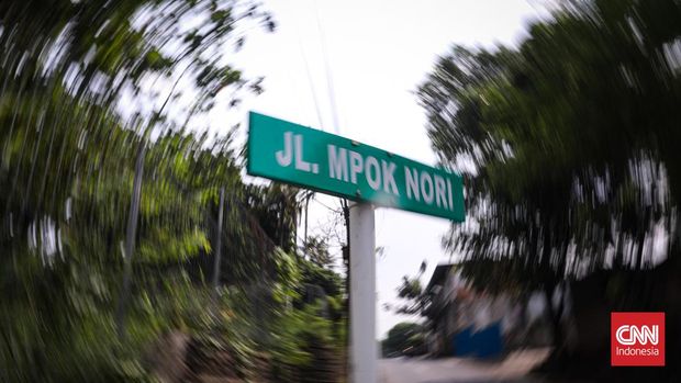 Sejumlah nama-nama jalan yang telah resmi di ganti oleh Gubernur DKI Jakarta Anies Baswedan, 25 Juni 2022. (CNNIndonesia/Adi Ibrahim)