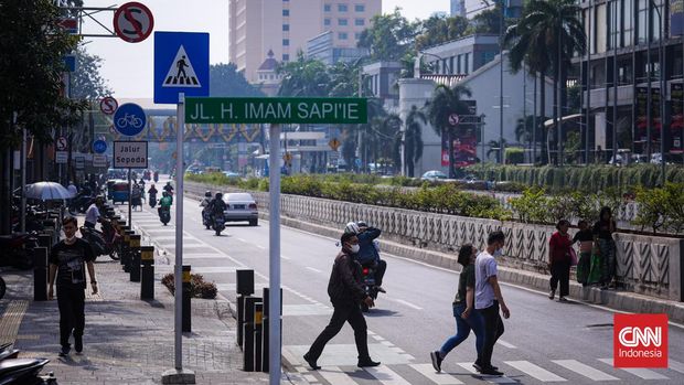 Sejumlah nama-nama jalan yang telah resmi di ganti oleh Gubernur DKI Jakarta Anies Baswedan, 25 Juni 2022. (CNNIndonesia/Adi Ibrahim)