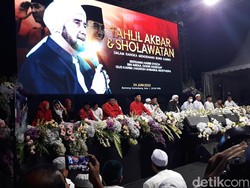 Tahlil Akbar Bung Karno di Solo, Puluhan Ribu Orang Padati Vastenburg