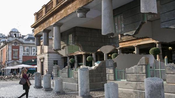 Aneh Tapi Nyata! Bangunan Gedung Ini Separuhnya Melayang