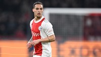 Kiprah gemilang Antony di Betis mirip seperti saat ia masih di Ajax Amsterdam. Selama 2020-2022, ia mencetak 24 gol dan 22 asis dalam 82 laga, yang artinya ia tiap satu gol dari dua laga tercipta berkat aksinya. Foto: DeFodi Images via Getty Images/DeFodi Images