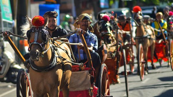 Potret Arak-arakan Bendi di Padang Panjang