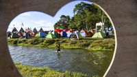 1.000 Tenda Mejeng di Danau Toba, Ada Apa?