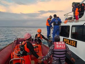 Tak Tahu Kapal Kandas, Penumpang KMP Nusa Dua Kaget Saat Dievakuasi