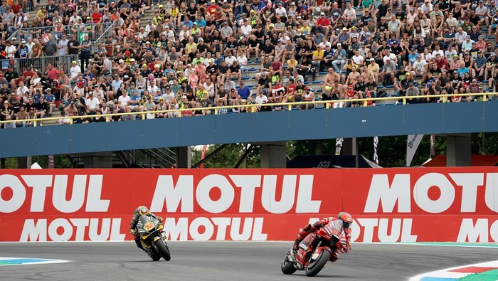 Aksi rider di MotoGP Belanda tahun lalu. (Foto: DeFodi Images via Getty Images/DeFodi Images) Aksi rider di MotoGP Belanda tahun lalu. (Foto: DeFodi Images via Getty Images/DeFodi Images)