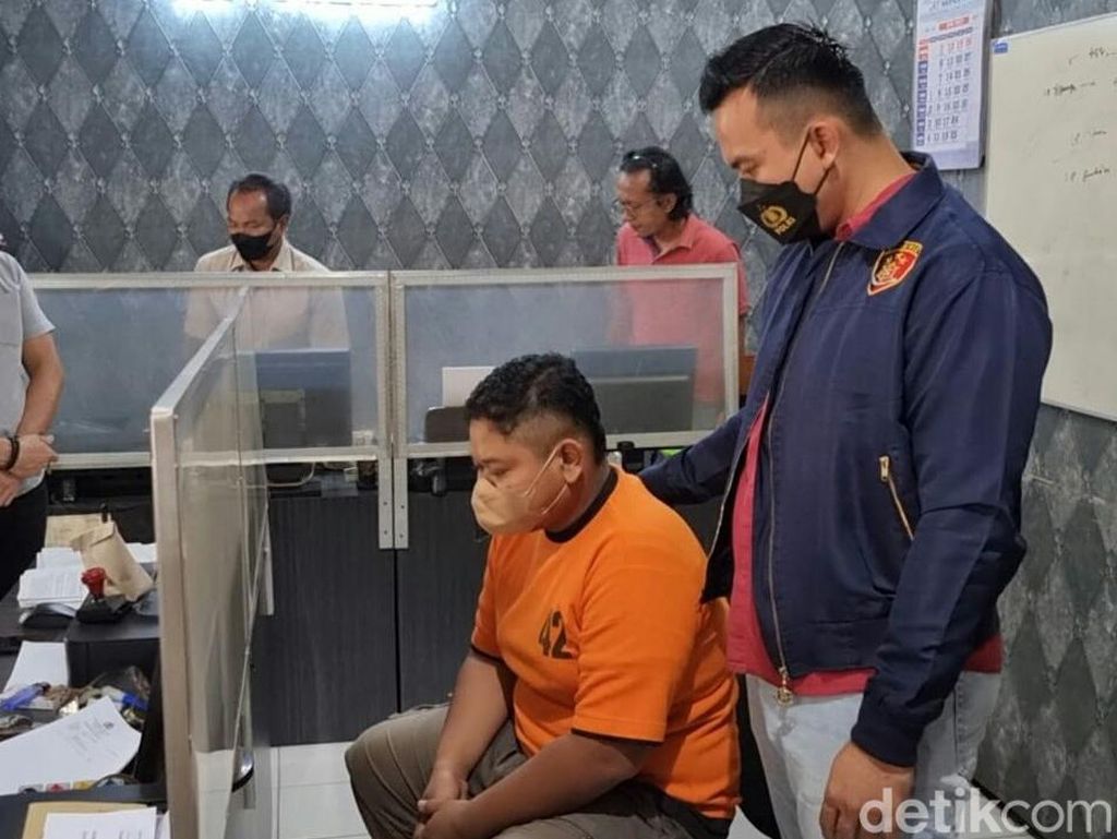Pemuda Jatim Celurit Tetangga Gegara Kesal Ibu Dihina Pemuda Jatim Celurit Tetangga Gegara Kesal Ibu Dihina