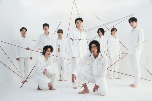 Potret Super Junior dalam foto konsep album The Road Keep on Going/ Foto: instagram.com/superjunior Potret Super Junior dalam foto konsep album The Road Keep on Going