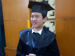 Tips Jadi Lulusan Terbaik ala Rayhan, Mahasiswa Tunanetra dengan IPK 3,94