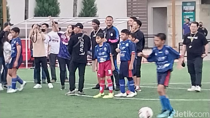 Ronaldinho memberi choacing clinic di Malang
