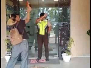 Dipolisikan, Pelempar Bangkai Ikan di Kantor BWS NTB Tak Masalah Dipolisikan, Pelempar Bangkai Ikan di Kantor BWS NTB Tak Masalah