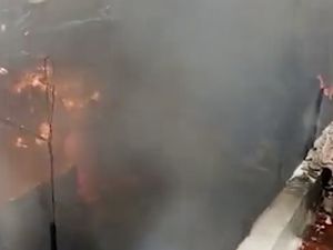 Si Jago Merah Lalap Permukiman di Kemayoran, 19 Unit Damkar Diterjunkan