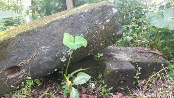 Wujud Pilar Candi Tampir yang Ambruk di Boyolali