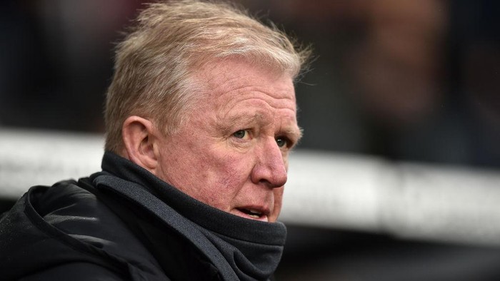 DERBY, ENGLAND - DECEMBER 27: Derby County Senior Advisor , Steve McClaren looks on during the Sky Bet Championship match between Derby County and West Bromwich Albion at Pride Park Stadium on December 27, 2021 in Derby, England. (Photo by Nathan Stirk/Getty Images)