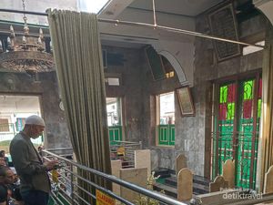 Wisata Ziarah ke Makam Keramat Empang Bogor Wisata Ziarah ke Makam Keramat Empang Bogor