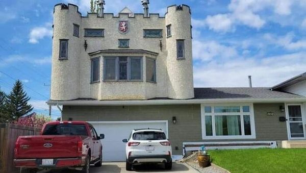 10 Potret Dekorasi Rumah Nyeleneh, Bikin Geleng Kepala