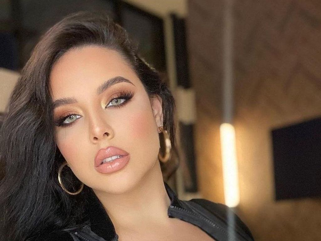 8 Foto Model yang Sering Jadi Bahan Fetish Pria, Ada yang Minta Fesesnya 8 Foto Model yang Sering Jadi Bahan Fetish Pria, Ada yang Minta Fesesnya