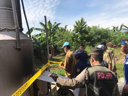 Dinas LH Bogor Segel Alat Pembakaran Ilegal Pabrik di Gunung Putri