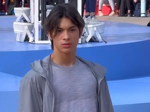Susah Kedip! Eddy Meijer Putra Maudy Koesnaedi Makin Curi Perhatian Susah Kedip! Eddy Meijer Putra Maudy Koesnaedi Makin Curi Perhatian