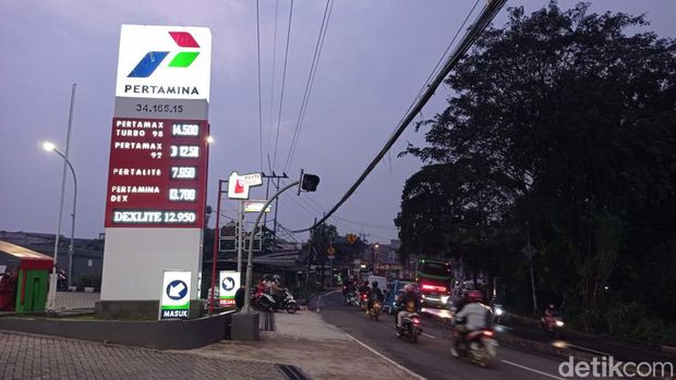 ilustrasi bbm spbu pertamina
