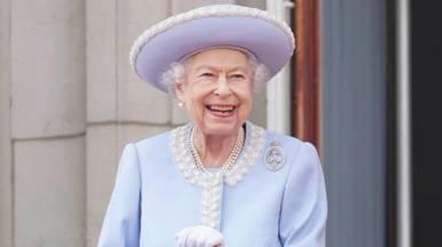 Ini dia lima kebiasaan makan unik ala keluarga Kerajaan Inggris (Ratu Elizabeth II/Foto: indianexpress.com)