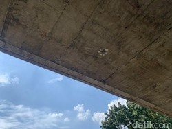 Bocor di Jembatan Layang KA di Metropole Belum Kunjung Ditambal