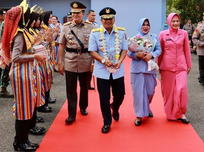 Kapolda Riau Gelar Tradisi Pelepasan Danlanud Roesmin Nurjadin