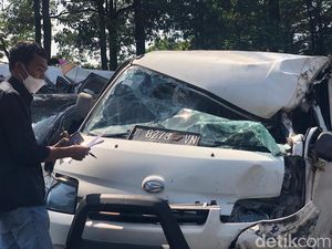 Polisi Gandeng Dishub Selidiki Tabrakan Beruntun Tol Cipularang Polisi Gandeng Dishub Selidiki Tabrakan Beruntun Tol Cipularang