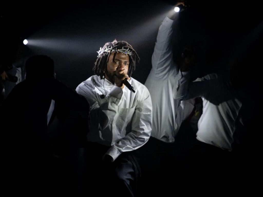 Tanggapan Kendrick Lamar Usai Viral Sekuriti Nangis Dengar Lagunya Tanggapan Kendrick Lamar Usai Viral Sekuriti Nangis Dengar Lagunya