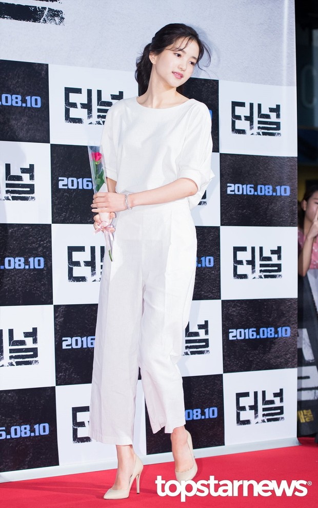 Kim Tae Ri di premiere film The Tunnel (2016)