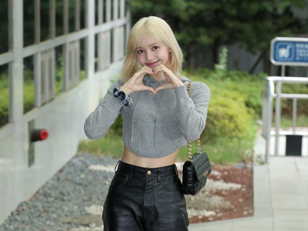 Genap Berusia 26 Tahun, Lisa BLACKPINK Sudah Punya Harta Rp 302 M Genap Berusia 26 Tahun, Lisa BLACKPINK Sudah Punya Harta Rp 302 M