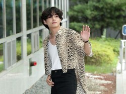 Taehyung V BTS dan Jennie BLACKPINK Mesra Gandengan Tangan, Ini Kata Agensi