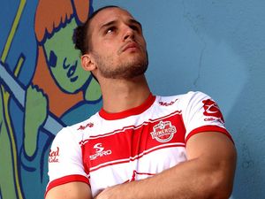 Viral! Klub Ini Pamer Jersey, Gambar Alat Vital Pria Ikut Nongol