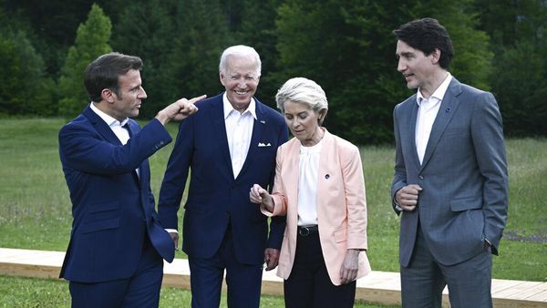 Momen Keakraban Para Pemimpin G7 dalam KTT di Jerman