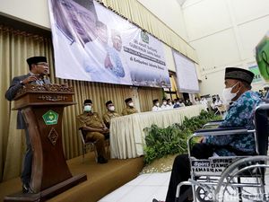 Momen Ridwan Kamil Lepas Jemaah Calon Haji Asal Jawa Barat
