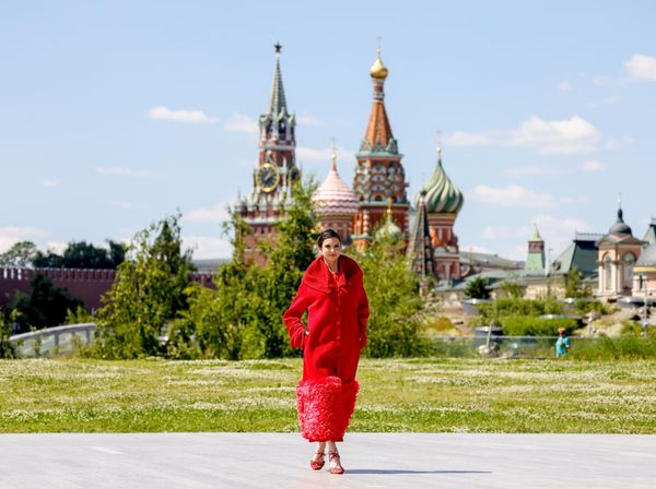 Pertama Kali Digelar, Inilah Koleksi Moscow Fashion Week 2022