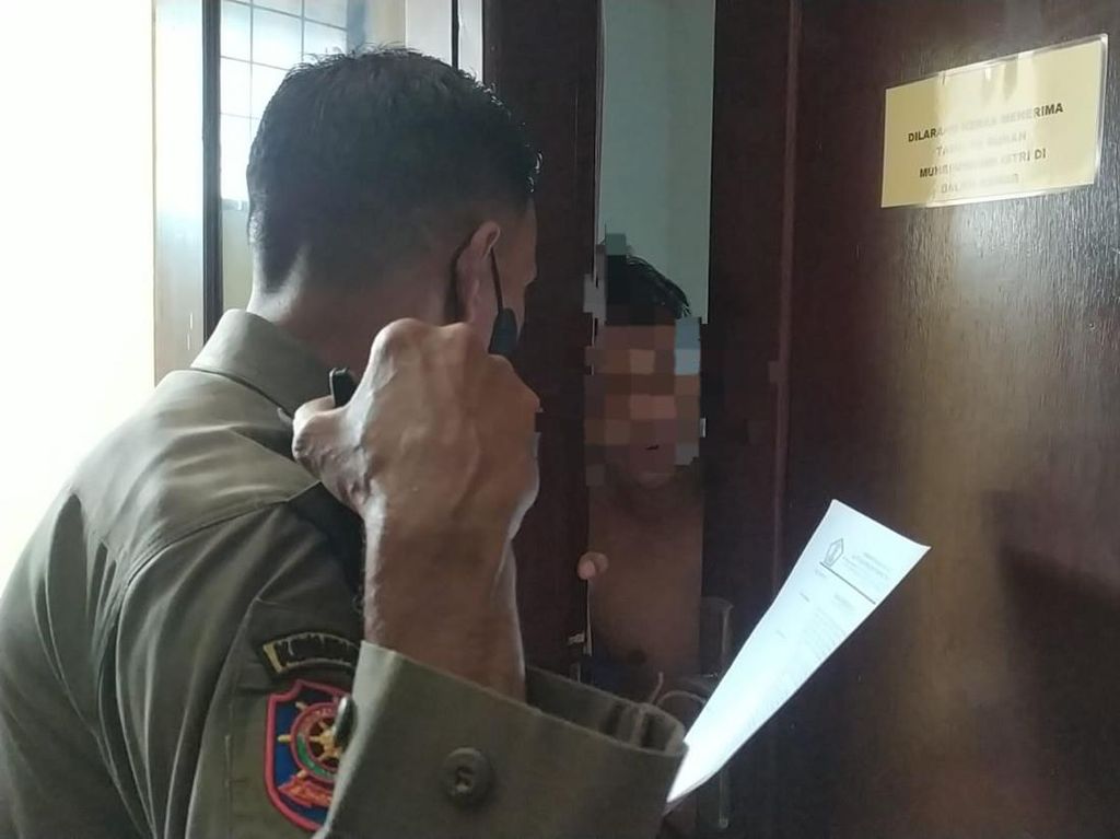 Tiga Perempuan Kota Malang Nekat Open BO di Siang Bolong Tiga Perempuan Kota Malang Nekat Open BO di Siang Bolong