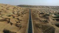 Penampakan Jalan Raya di China yang Membelah Gurun Pasir